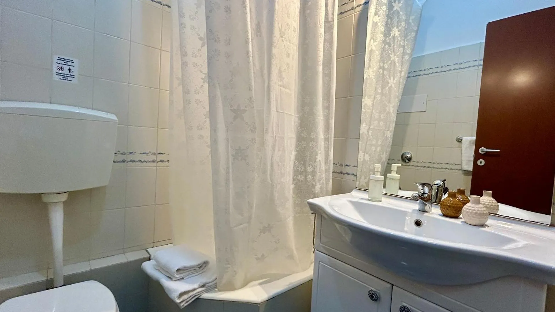 Apartment Appartamento Iris - Immobili E Soluzioni Rent Lallio Italy